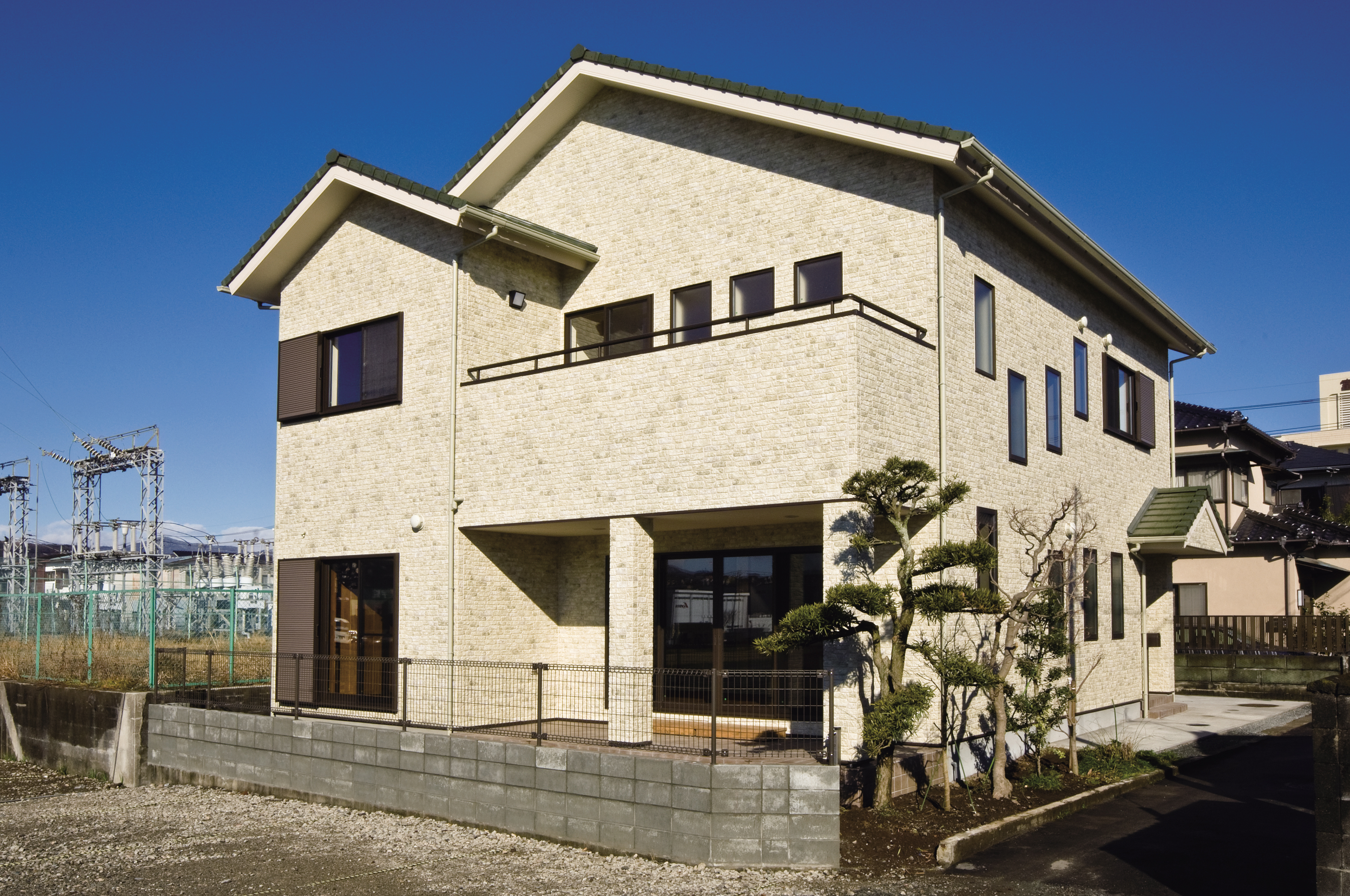 バリアフリーを各所に考慮した明るくあたたかな三世代住宅 かねと建設株式会社